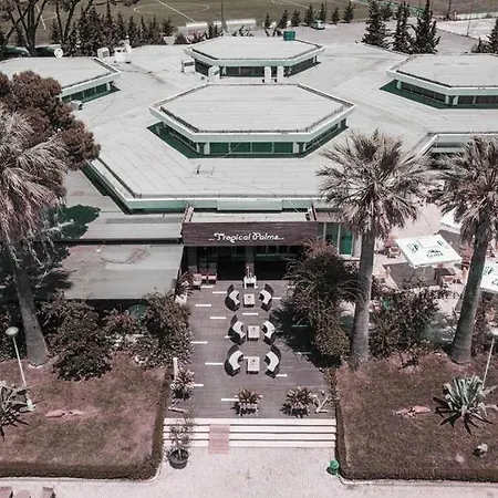 Sol Tropikal منتجع