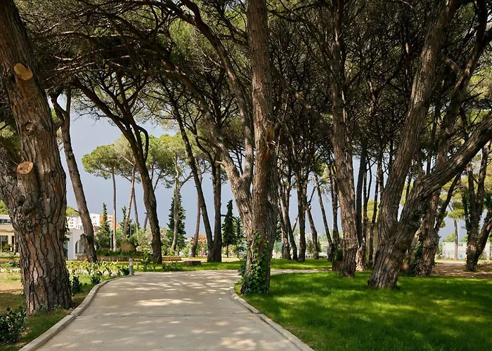 Sol Tropikal Szálloda Durrës